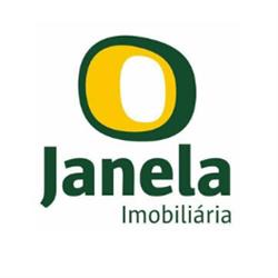 Júlia Custódio