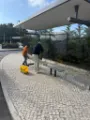 limpeza-vidros-paragem-autocarro-cascais.jpg