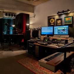 Bairro Up Recording Studio Lisbon - Estúdio de Gravação Lisboa