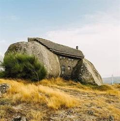 Casa do Penedo
