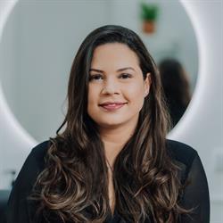 Na Cadeira de Bárbara Lacerda