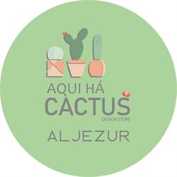 Aqui há cactus